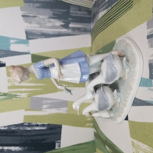 Bing and Grondahl Style Goose Girl Figurine - Picture 5 of 14